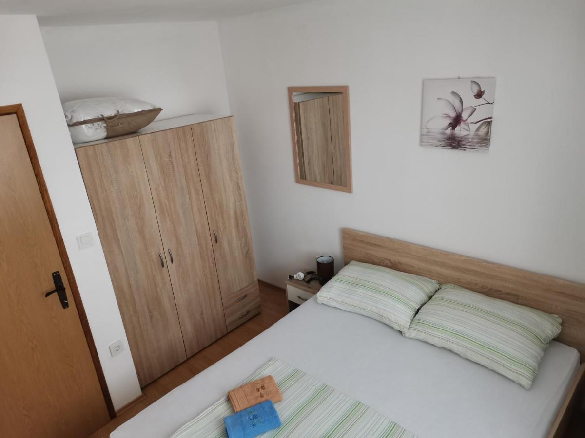 Apartman Jadranka Vir Buitenkant foto