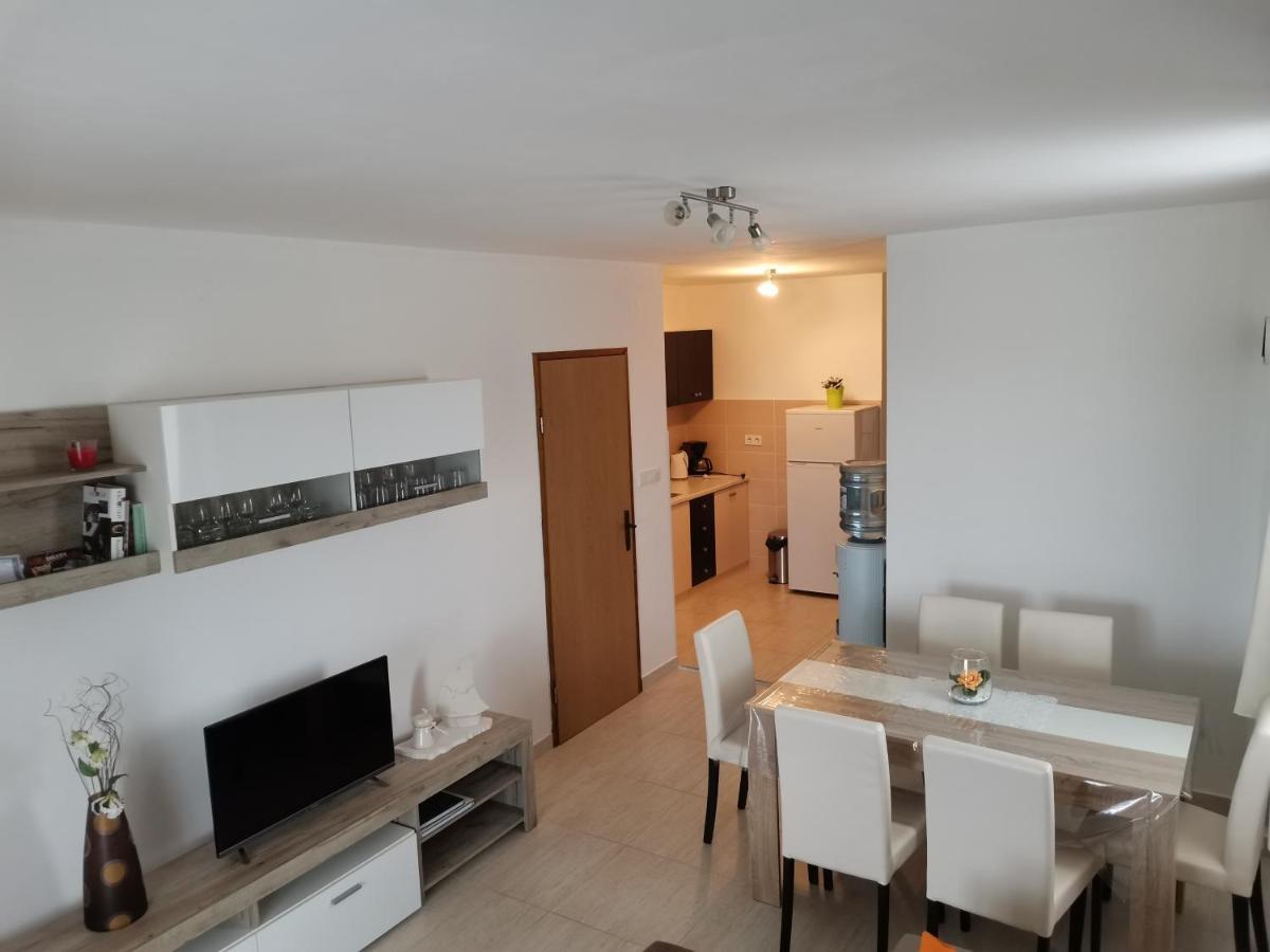 Apartman Jadranka Vir Buitenkant foto